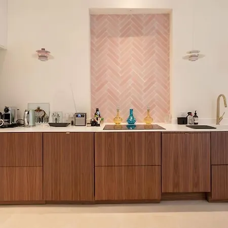 Chic Flat Place Des Vosges Апартаменты Париж