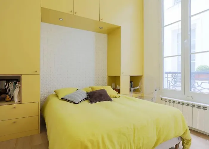Chic Flat Place Des Vosges